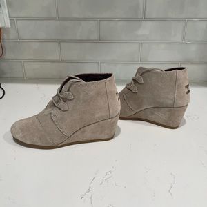 Toms Wedge Booties Women’s size 8.5